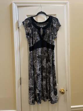 Torrid Black and White Floral Print Keyhole Neckline Maxi Dress